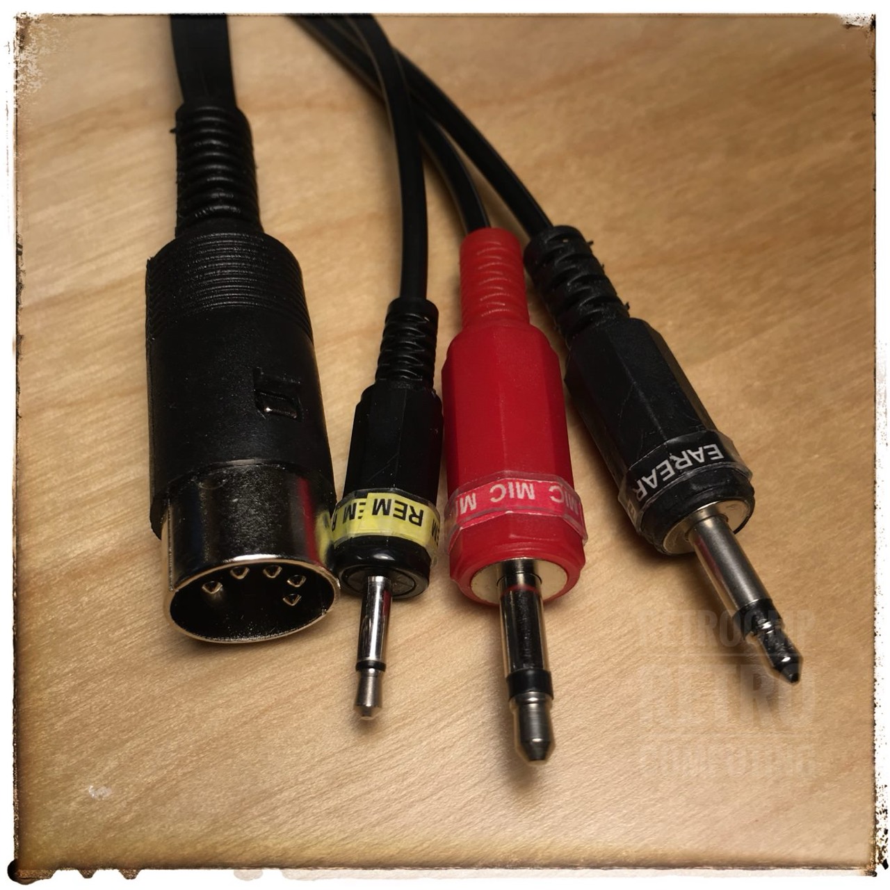 Tape recorder cable